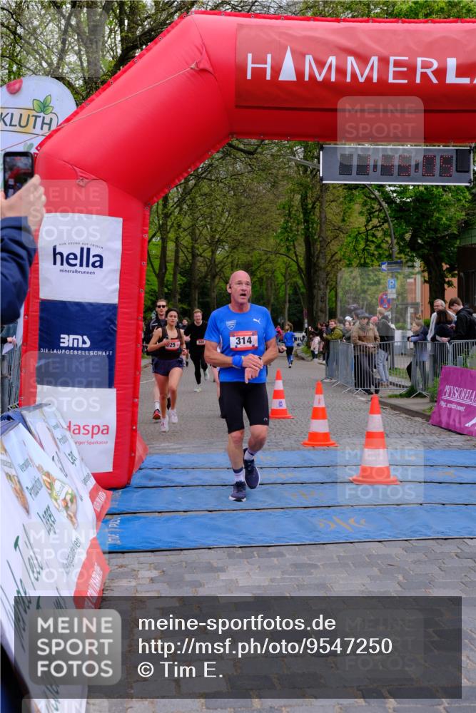 19.04.2026 - Hammer Lauf Tim E. http://msf.ph/oto/9547250 19.04.2026 12:45:13 Ziel 25, 314, 630, 632, 791, 1858, 1870, 1871 meine-sportfotos.de