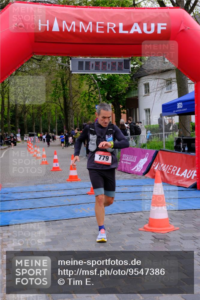 19.04.2026 - Hammer Lauf Tim E. http://msf.ph/oto/9547386 19.04.2026 12:47:02 Ziel 727, 779, 920 meine-sportfotos.de