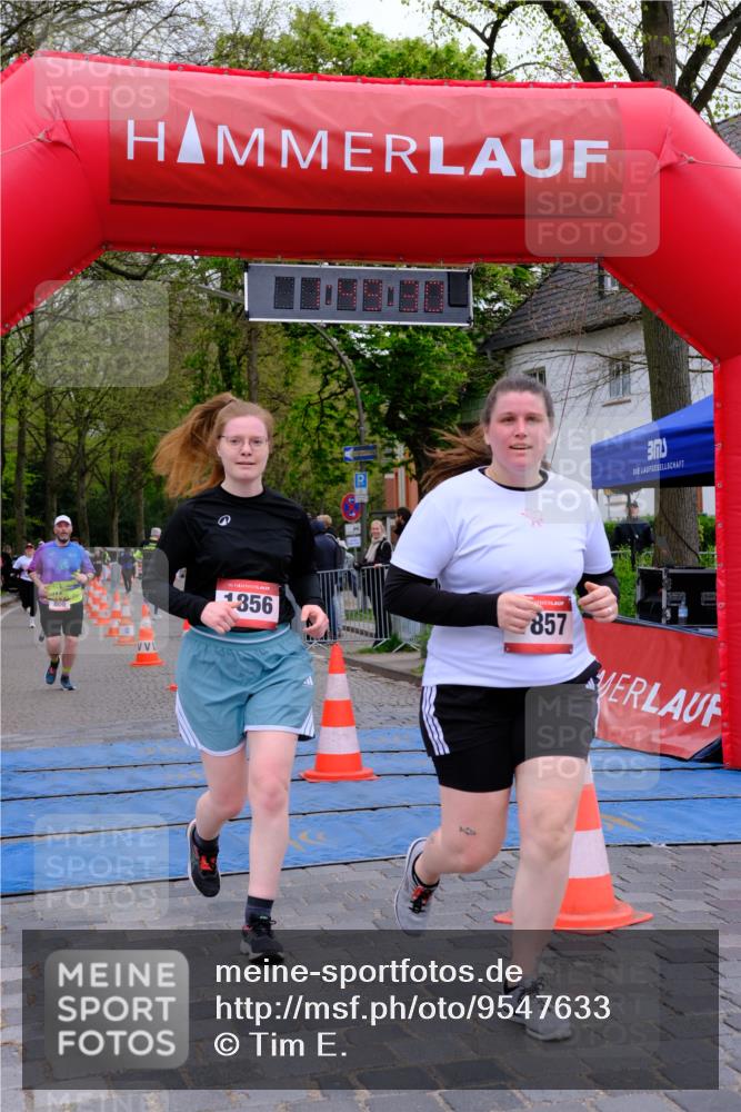 19.04.2026 - Hammer Lauf Tim E. http://msf.ph/oto/9547633 19.04.2026 12:49:38 Ziel 800, 1856, 1857 meine-sportfotos.de