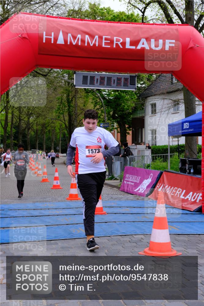 19.04.2026 - Hammer Lauf Tim E. http://msf.ph/oto/9547838 19.04.2026 12:51:42 Ziel 468, 952, 1069, 1103, 1573, 1584 meine-sportfotos.de