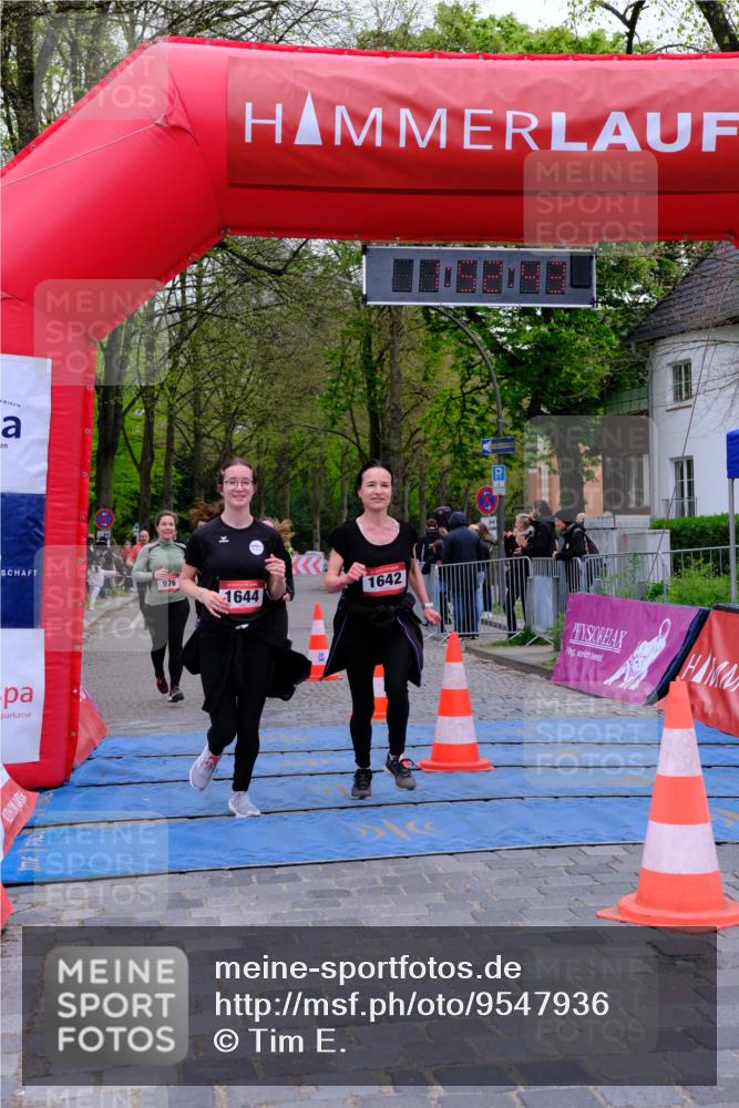 19.04.2026 - Hammer Lauf Tim E. http://msf.ph/oto/9547936 19.04.2026 12:52:51 Ziel 141, 976, 977, 1642, 1644 meine-sportfotos.de