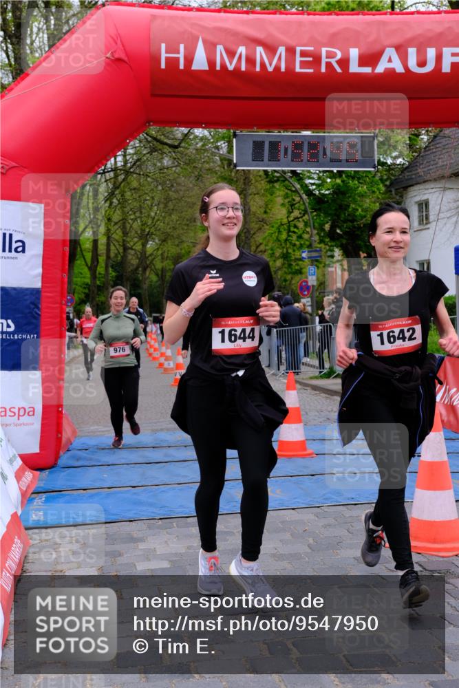 19.04.2026 - Hammer Lauf Tim E. http://msf.ph/oto/9547950 19.04.2026 12:52:52 Ziel 141, 307, 976, 977, 1642, 1644 meine-sportfotos.de