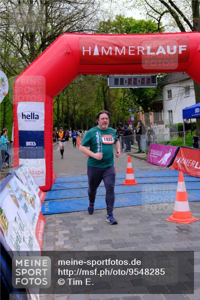 19.04.2026 - Hammer Lauf Tim E. http://msf.ph/oto/9548285 19.04.2026 12:54:53 Ziel 354, 398, 1920 meine-sportfotos.de