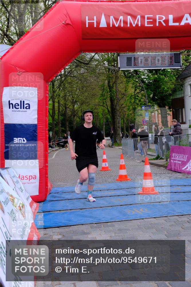 19.04.2026 - Hammer Lauf Tim E. http://msf.ph/oto/9549671 19.04.2026 13:05:16 Ziel 929, 951 meine-sportfotos.de