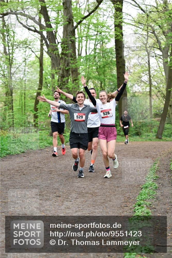 19.04.2026 - Hammer Lauf Dr. Thomas Lammeyer http://msf.ph/oto/9551423 19.04.2026 11:59:28 Laufen 528, 529 meine-sportfotos.de