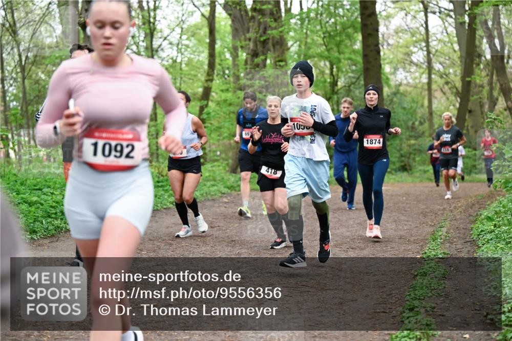 19.04.2026 - Hammer Lauf Dr. Thomas Lammeyer http://msf.ph/oto/9556356 19.04.2026 12:38:38 Laufen 1092, 1050, 418, 1874, 415 meine-sportfotos.de