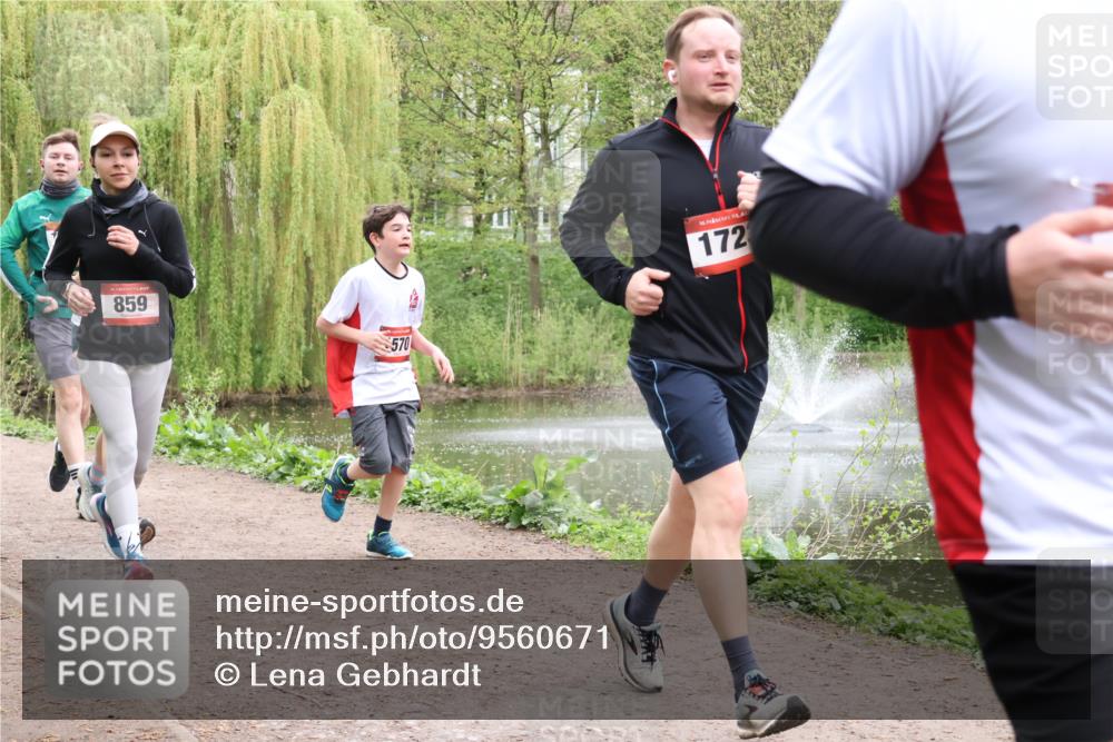 19.04.2026 - Hammer Lauf Lena Gebhardt http://msf.ph/oto/9560671 19.04.2026 12:42:26 Laufen 16, 859, 570, 16, 172 meine-sportfotos.de