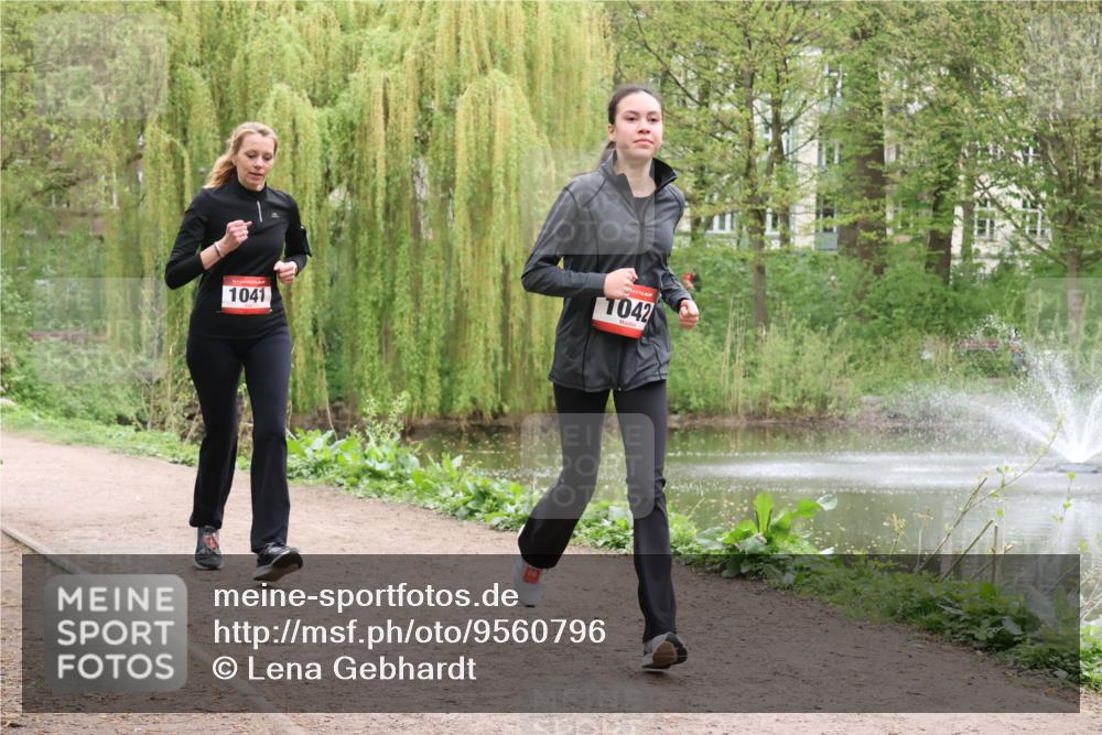 19.04.2026 - Hammer Lauf Lena Gebhardt http://msf.ph/oto/9560796 19.04.2026 12:43:39 Laufen 1041, 042 meine-sportfotos.de