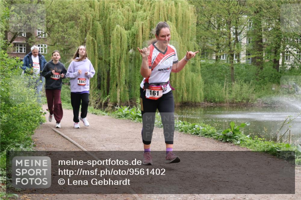19.04.2026 - Hammer Lauf Lena Gebhardt http://msf.ph/oto/9561402 19.04.2026 12:56:38 Laufen 387, 1013, 1847, 161 meine-sportfotos.de