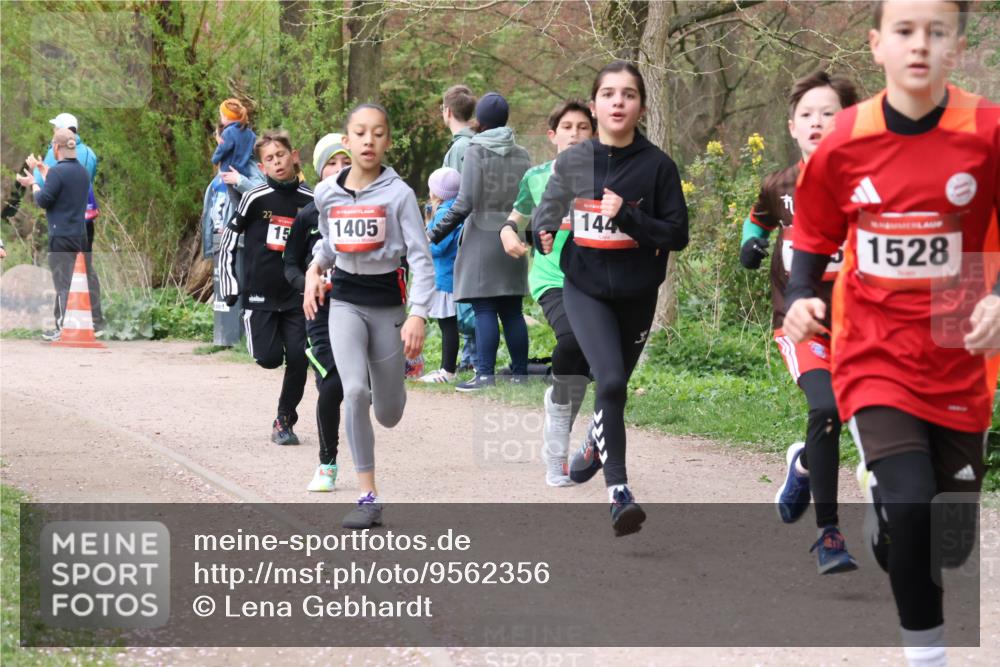 19.04.2026 - Hammer Lauf Lena Gebhardt http://msf.ph/oto/9562356 19.04.2026 09:25:04 Laufen 27, 15, 1405, 144, 1528 meine-sportfotos.de