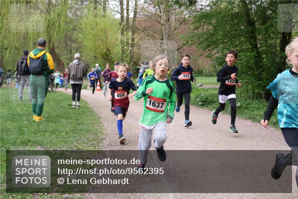 19.04.2026 - Hammer Lauf Lena Gebhardt http://msf.ph/oto/9562395 19.04.2026 09:25:19 Laufen 458, 16, 1637, 633, 223 meine-sportfotos.de