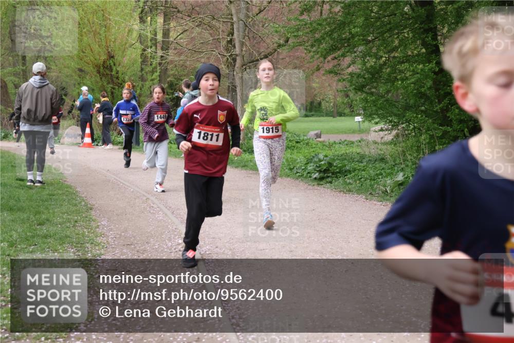 19.04.2026 - Hammer Lauf Lena Gebhardt http://msf.ph/oto/9562400 19.04.2026 09:25:21 Laufen 1325, 1449, 16, 1811, 1915, 4 meine-sportfotos.de