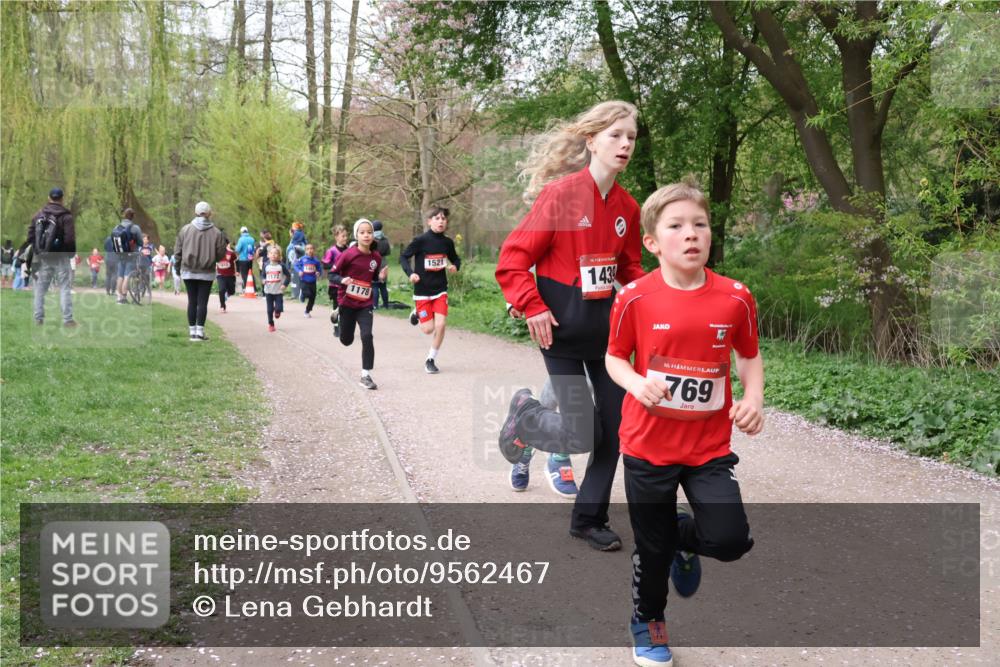 19.04.2026 - Hammer Lauf Lena Gebhardt http://msf.ph/oto/9562467 19.04.2026 09:25:44 Laufen 1172, 1178, 1521, 1439, 16, 769 meine-sportfotos.de