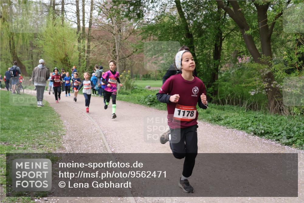 19.04.2026 - Hammer Lauf Lena Gebhardt http://msf.ph/oto/9562471 19.04.2026 09:25:46 Laufen 810, 1240, 1172, 1523, 30, 16, 1178 meine-sportfotos.de