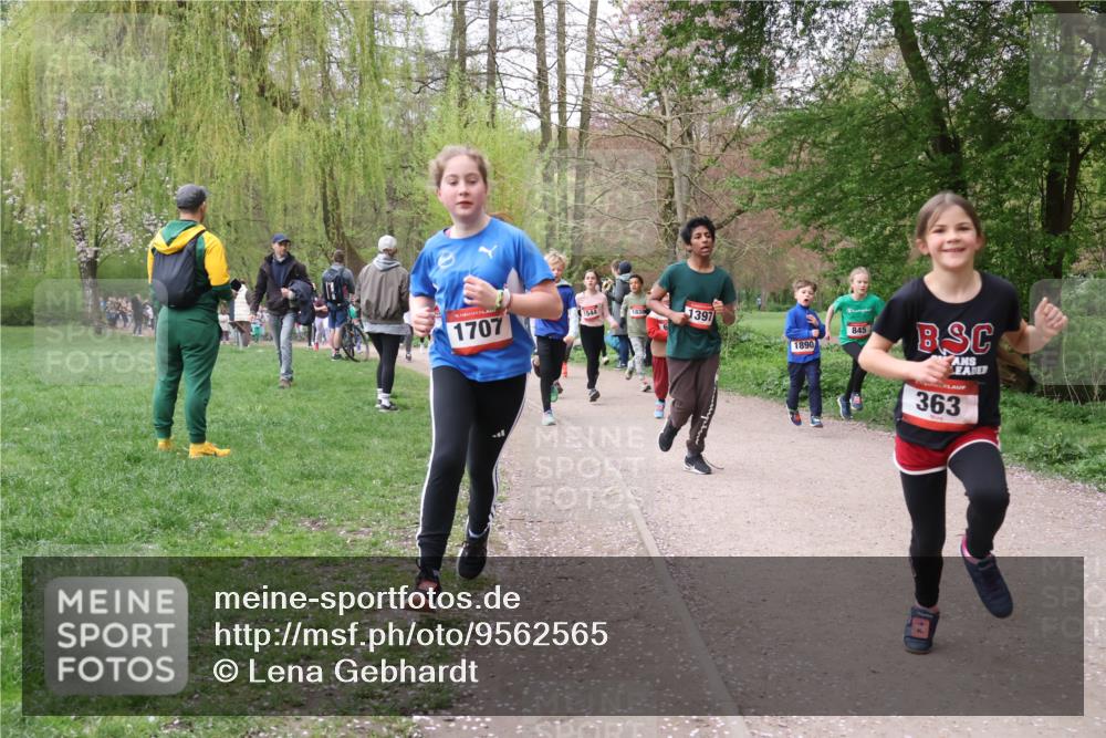 19.04.2026 - Hammer Lauf Lena Gebhardt http://msf.ph/oto/9562565 19.04.2026 09:26:21 Laufen 1707, 1544, 1838, 1397, 845, 1890, 363 meine-sportfotos.de