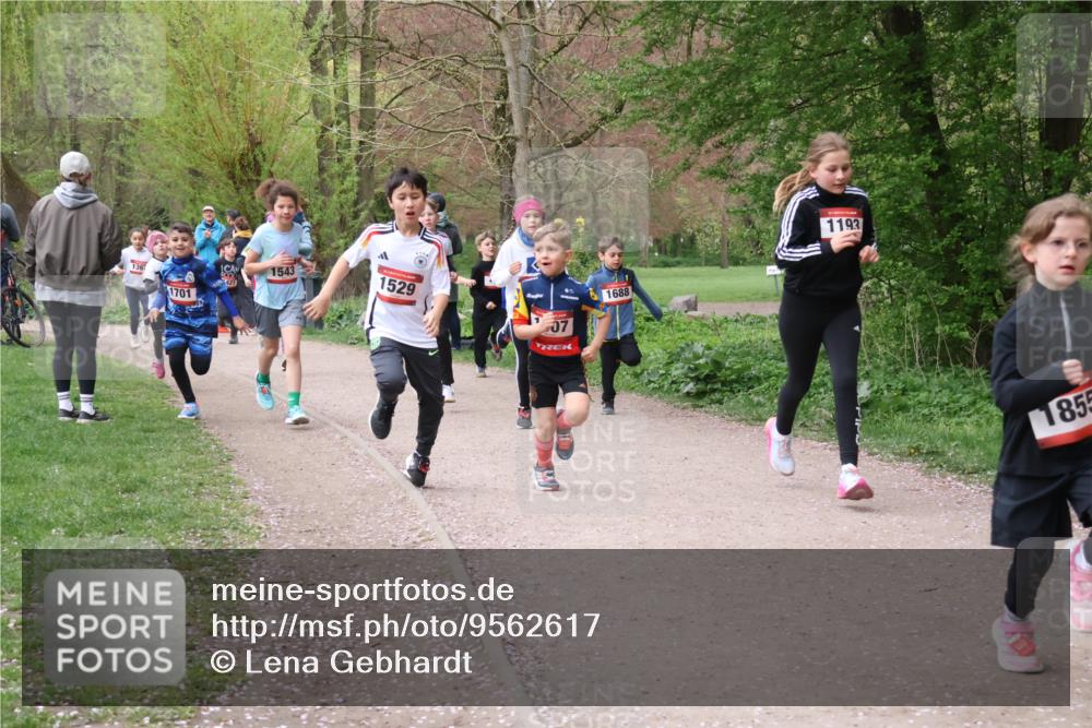 19.04.2026 - Hammer Lauf Lena Gebhardt http://msf.ph/oto/9562617 19.04.2026 09:26:37 Laufen 136, 1543, 1529, 1701, 07, 1688, 1193, 1855 meine-sportfotos.de