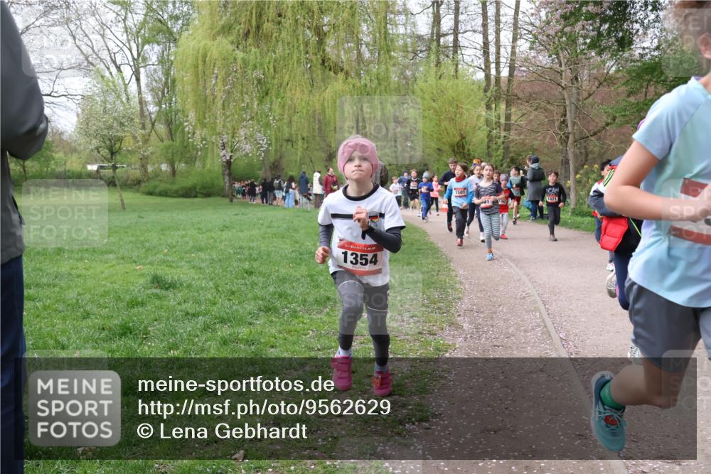 19.04.2026 - Hammer Lauf Lena Gebhardt http://msf.ph/oto/9562629 19.04.2026 09:26:40 Laufen 1354, 1501, 1421 meine-sportfotos.de
