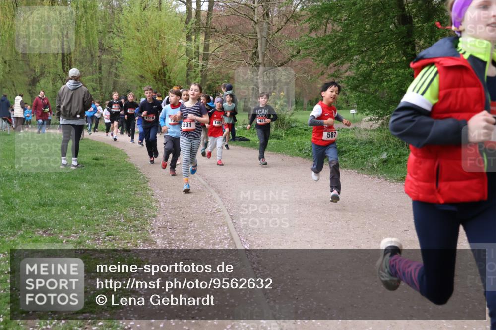 19.04.2026 - Hammer Lauf Lena Gebhardt http://msf.ph/oto/9562632 19.04.2026 09:26:41 Laufen 1518, 591, 1463, 1421, 587 meine-sportfotos.de