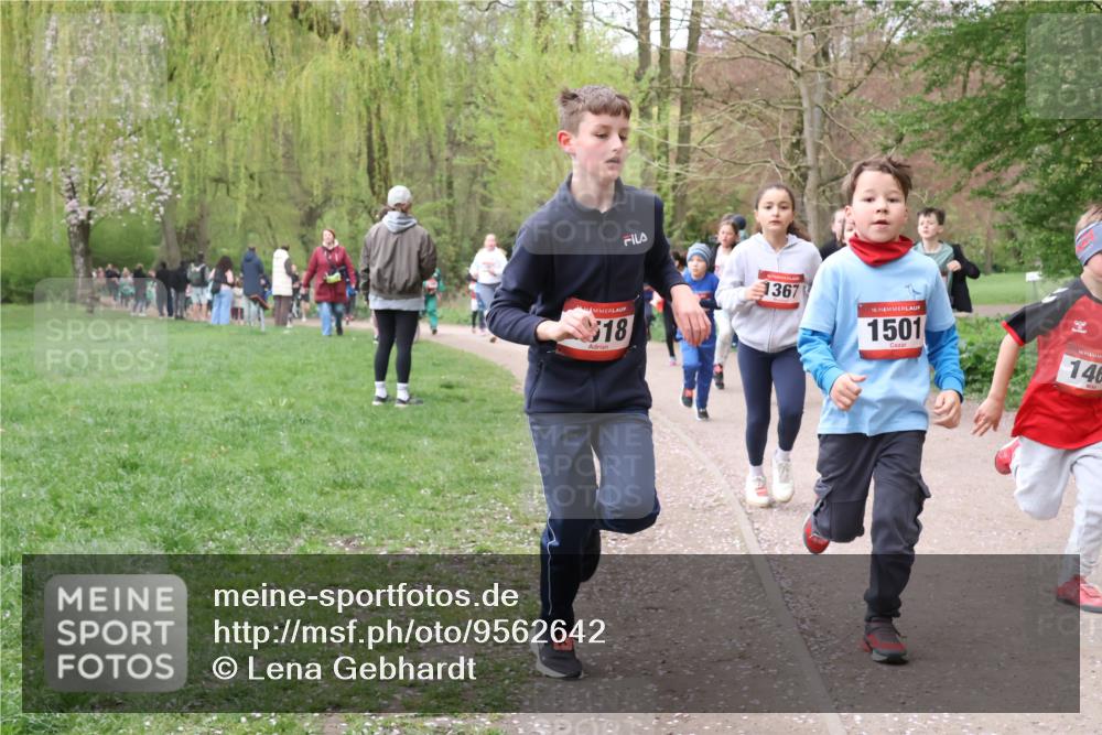 19.04.2026 - Hammer Lauf Lena Gebhardt http://msf.ph/oto/9562642 19.04.2026 09:26:43 Laufen 18, 1367, 16, 1501, 16, 146 meine-sportfotos.de