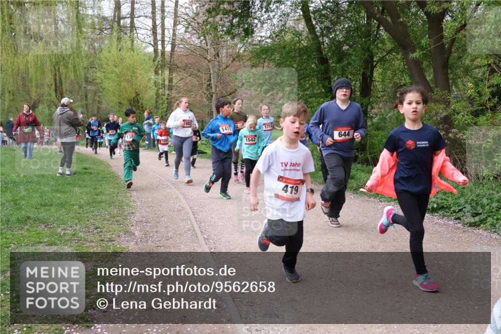 19.04.2026 - Hammer Lauf Lena Gebhardt http://msf.ph/oto/9562658 19.04.2026 09:26:48 Laufen 138, 1245, 1882, 1411, 1714, 1542, 16, 419, 644 meine-sportfotos.de