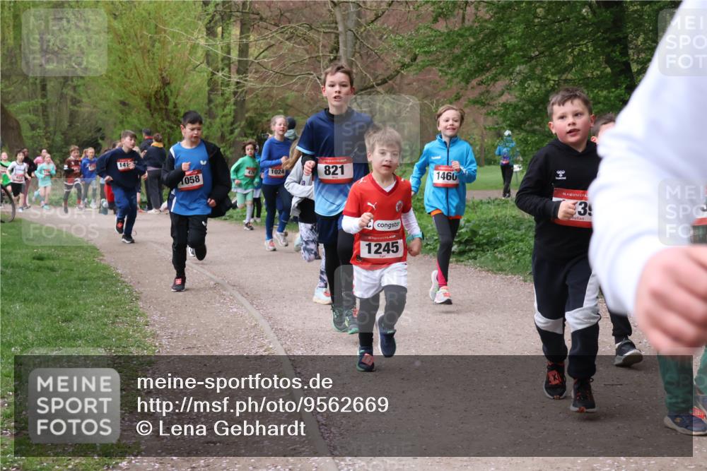 19.04.2026 - Hammer Lauf Lena Gebhardt http://msf.ph/oto/9562669 19.04.2026 09:26:51 Laufen 141, 1058, 1024, 821, 1245, 1460, 16, 39 meine-sportfotos.de