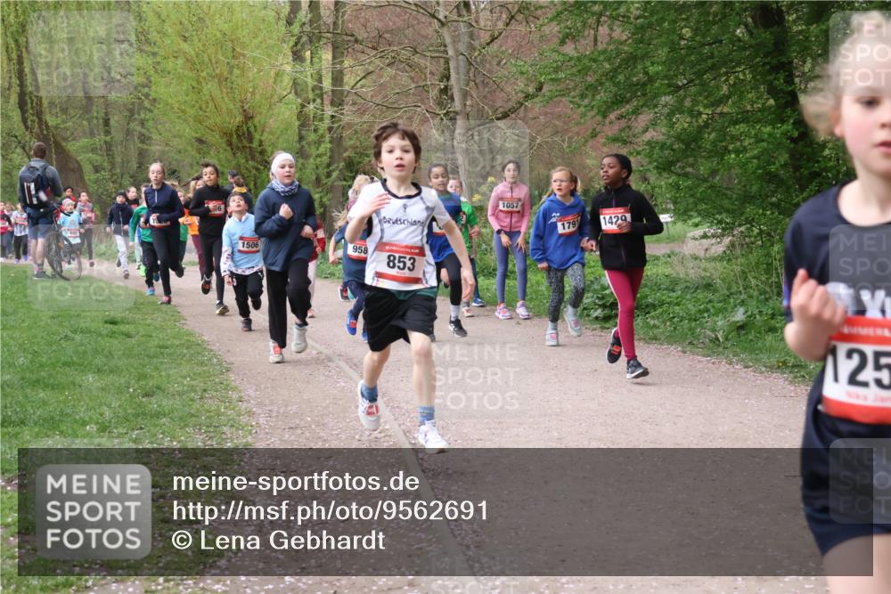 19.04.2026 - Hammer Lauf Lena Gebhardt http://msf.ph/oto/9562691 19.04.2026 09:26:58 Laufen 6, 1506, 958, 853, 1057, 1791, 1429, 125 meine-sportfotos.de