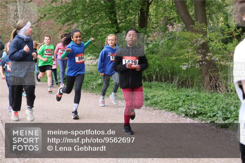 19.04.2026 - Hammer Lauf Lena Gebhardt http://msf.ph/oto/9562697 19.04.2026 09:26:59 Laufen 1242, 105, 894, 17, 16, 1429 meine-sportfotos.de