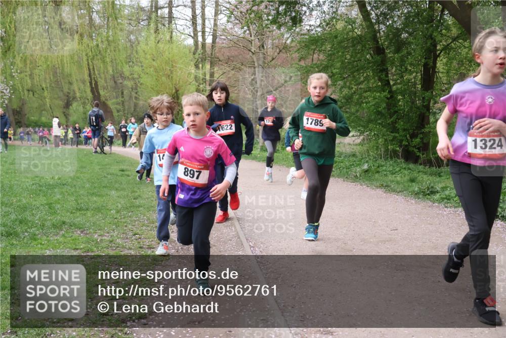 19.04.2026 - Hammer Lauf Lena Gebhardt http://msf.ph/oto/9562761 19.04.2026 09:27:13 Laufen 14, 897, 622, 1789, 16, 1324 meine-sportfotos.de