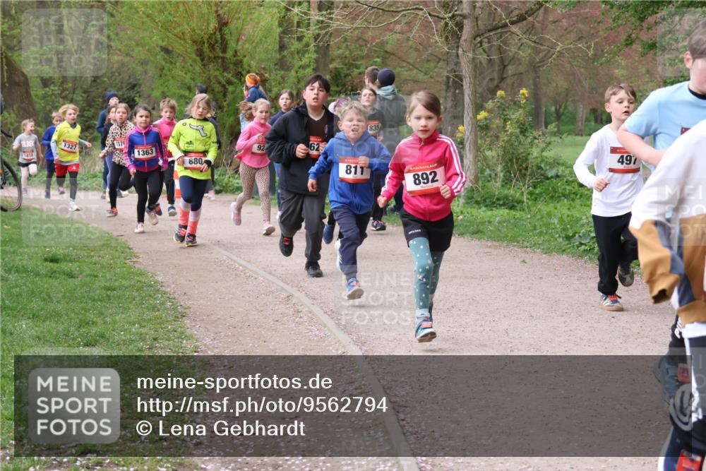 19.04.2026 - Hammer Lauf Lena Gebhardt http://msf.ph/oto/9562794 19.04.2026 09:27:23 Laufen 1327, 1418, 92, 1363, 880, 62, 811, 835, 892, 497 meine-sportfotos.de