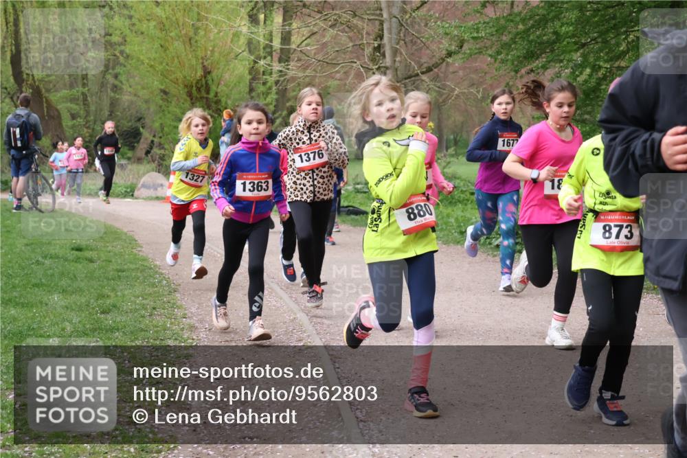 19.04.2026 - Hammer Lauf Lena Gebhardt http://msf.ph/oto/9562803 19.04.2026 09:27:27 Laufen 1548, 1327, 16, 1363, 1376, 880, 1677, 18, 16, 873 meine-sportfotos.de