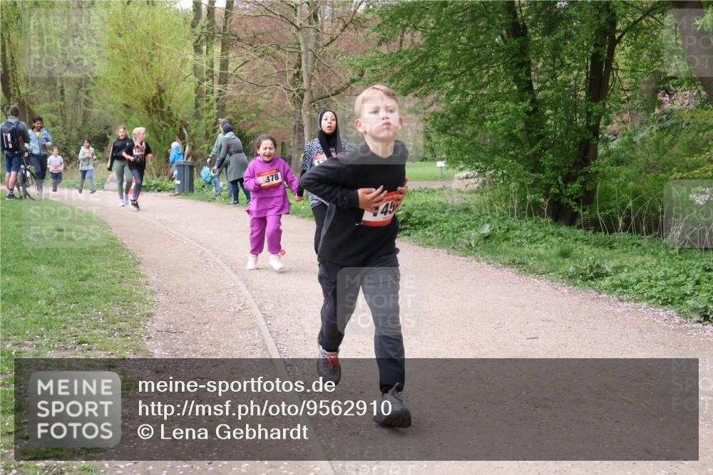 19.04.2026 - Hammer Lauf Lena Gebhardt http://msf.ph/oto/9562910 19.04.2026 09:28:18 Laufen 1446, 378, 45 meine-sportfotos.de