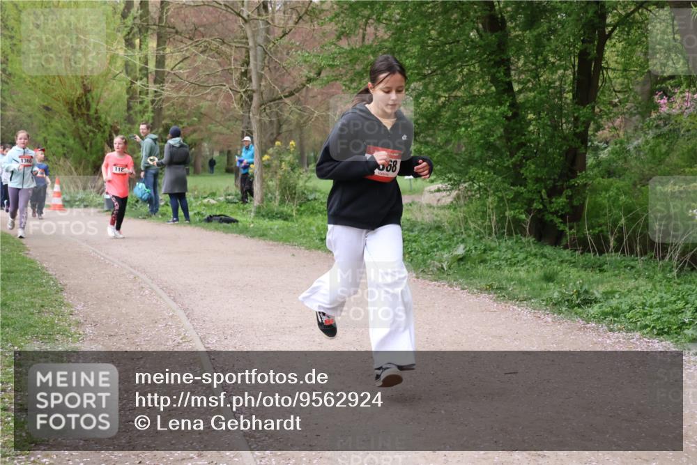 19.04.2026 - Hammer Lauf Lena Gebhardt http://msf.ph/oto/9562924 19.04.2026 09:28:32 Laufen 112, 568 meine-sportfotos.de