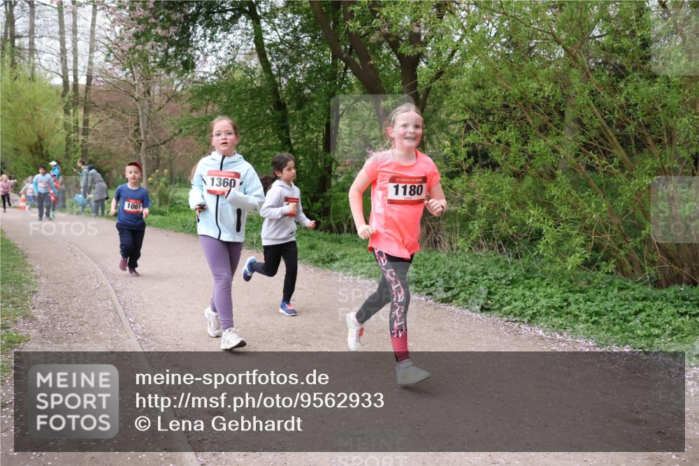 19.04.2026 - Hammer Lauf Lena Gebhardt http://msf.ph/oto/9562933 19.04.2026 09:28:38 Laufen 1061, 1360, 16, 1180 meine-sportfotos.de