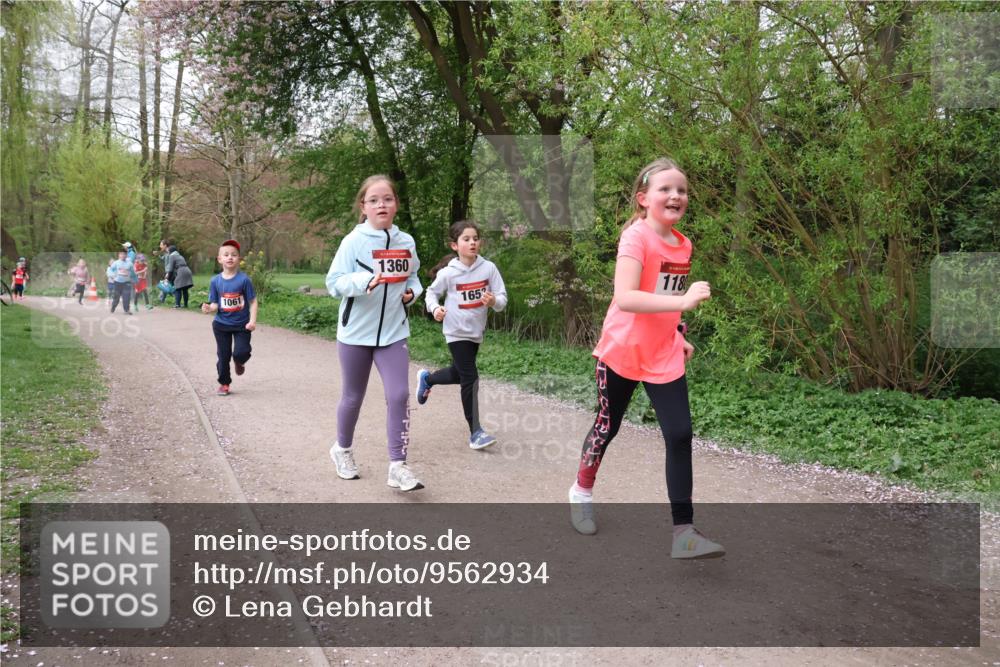 19.04.2026 - Hammer Lauf Lena Gebhardt http://msf.ph/oto/9562934 19.04.2026 09:28:38 Laufen 1061, 1360, 165, 118 meine-sportfotos.de