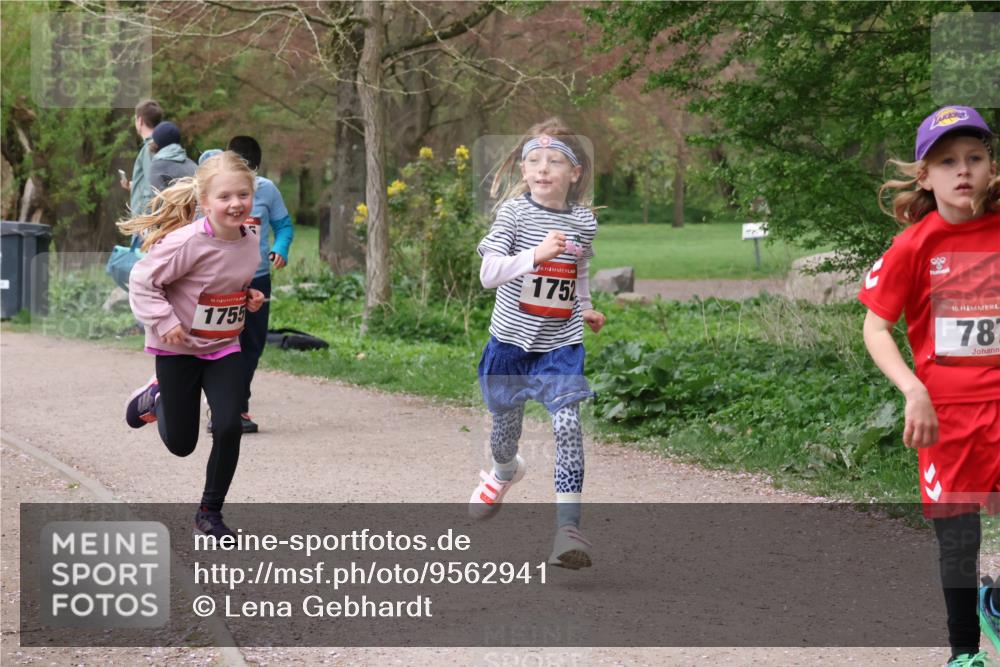 19.04.2026 - Hammer Lauf Lena Gebhardt http://msf.ph/oto/9562941 19.04.2026 09:28:42 Laufen 16, 1755, 6, 1752, 16, 78 meine-sportfotos.de