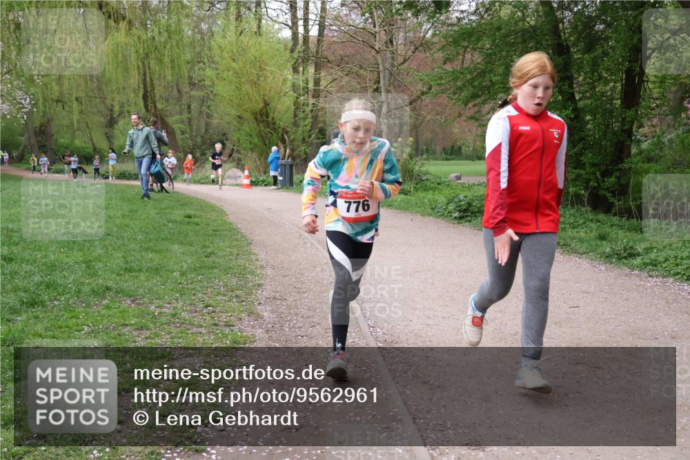 19.04.2026 - Hammer Lauf Lena Gebhardt http://msf.ph/oto/9562961 19.04.2026 09:28:52 Laufen 776 meine-sportfotos.de