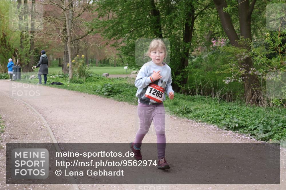 19.04.2026 - Hammer Lauf Lena Gebhardt http://msf.ph/oto/9562974 19.04.2026 09:29:02 Laufen 16, 1265 meine-sportfotos.de