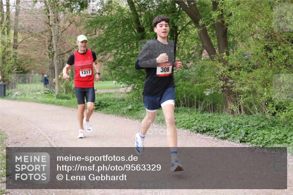 19.04.2026 - Hammer Lauf Lena Gebhardt http://msf.ph/oto/9563329 19.04.2026 10:07:50 Laufen 1317, 16, 308 meine-sportfotos.de