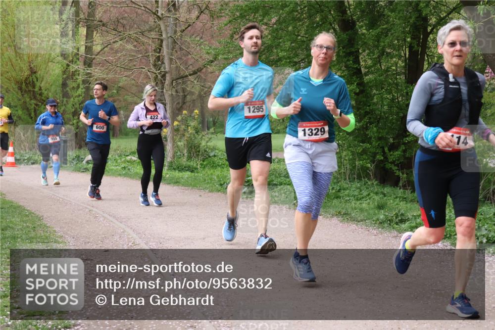 19.04.2026 - Hammer Lauf Lena Gebhardt http://msf.ph/oto/9563832 19.04.2026 10:13:27 Laufen 955, 600, 422, 1295, 16, 1329, 14 meine-sportfotos.de