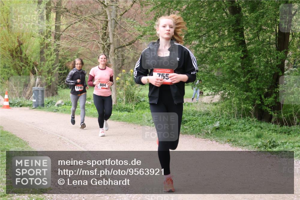 19.04.2026 - Hammer Lauf Lena Gebhardt http://msf.ph/oto/9563921 19.04.2026 10:14:08 Laufen 1744, 804, 16, 755 meine-sportfotos.de
