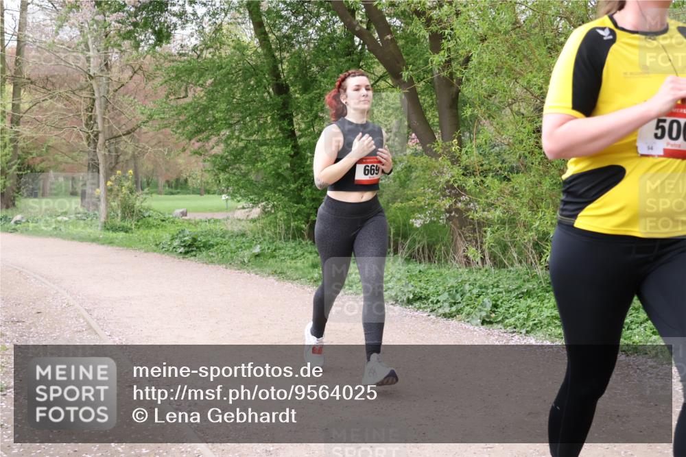 19.04.2026 - Hammer Lauf Lena Gebhardt http://msf.ph/oto/9564025 19.04.2026 10:15:14 Laufen 669, 54, 500 meine-sportfotos.de