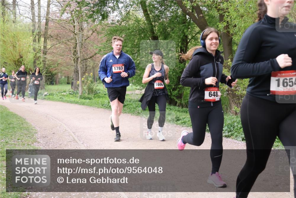 19.04.2026 - Hammer Lauf Lena Gebhardt http://msf.ph/oto/9564048 19.04.2026 10:15:48 Laufen 1783, 1696, 16, 648, 16, 1654 meine-sportfotos.de