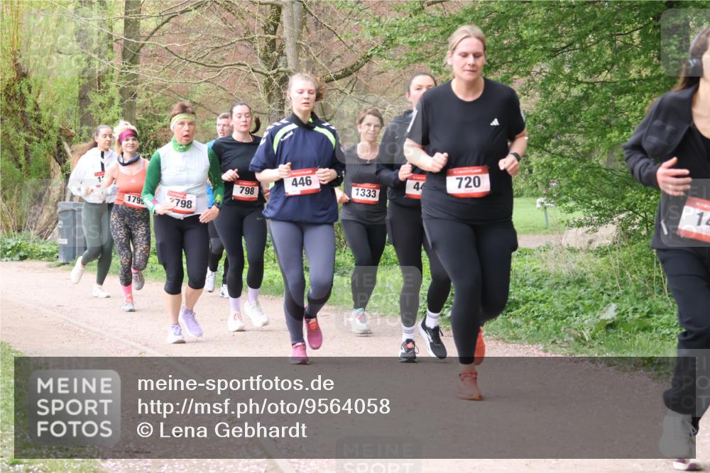 19.04.2026 - Hammer Lauf Lena Gebhardt http://msf.ph/oto/9564058 19.04.2026 10:15:53 Laufen 1799, 2798, 446, 798, 1333, 44, 720, 12 meine-sportfotos.de