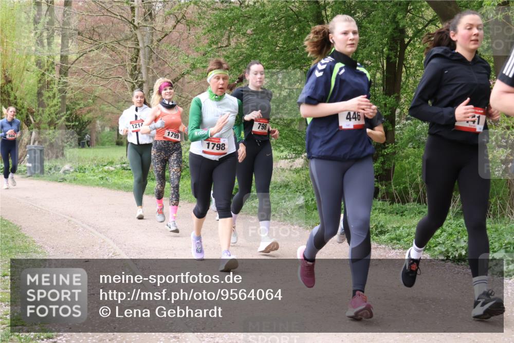 19.04.2026 - Hammer Lauf Lena Gebhardt http://msf.ph/oto/9564064 19.04.2026 10:15:55 Laufen 1214, 798, 1799, 584, 1798, 446 meine-sportfotos.de