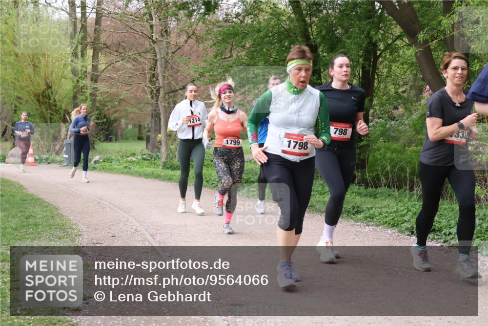 19.04.2026 - Hammer Lauf Lena Gebhardt http://msf.ph/oto/9564066 19.04.2026 10:15:56 Laufen 1304, 1214, 1799, 16, 1798, 798, 333 meine-sportfotos.de