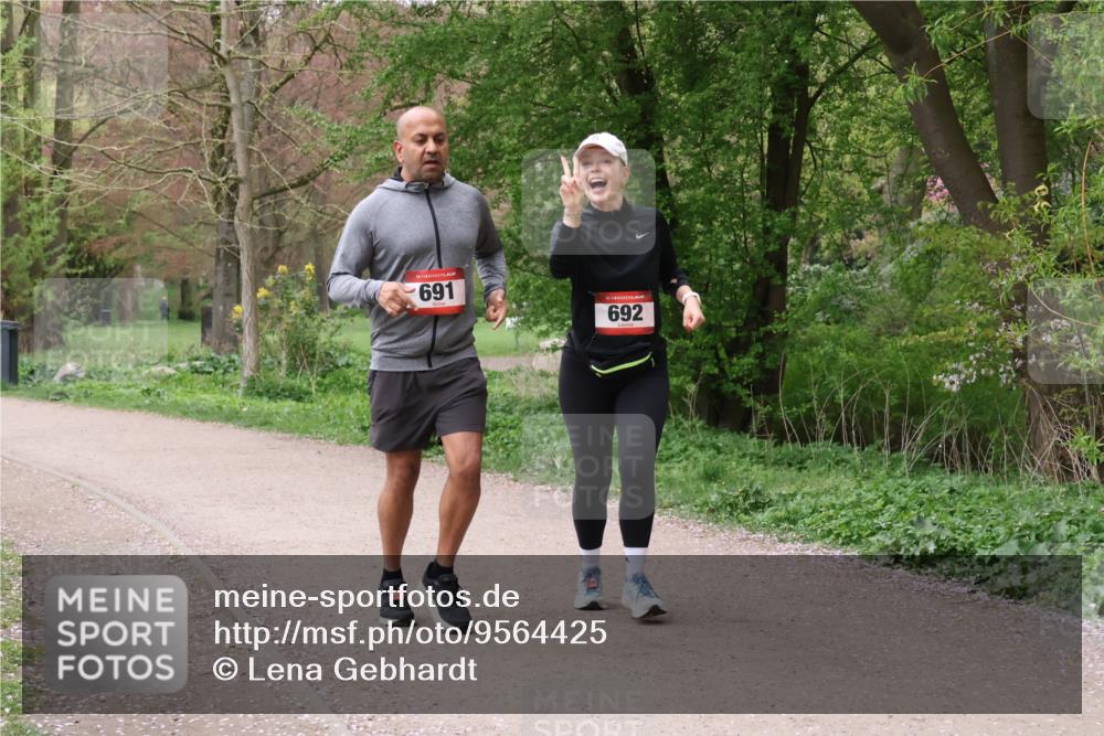 19.04.2026 - Hammer Lauf Lena Gebhardt http://msf.ph/oto/9564425 19.04.2026 10:21:32 Laufen 691, 16, 692 meine-sportfotos.de