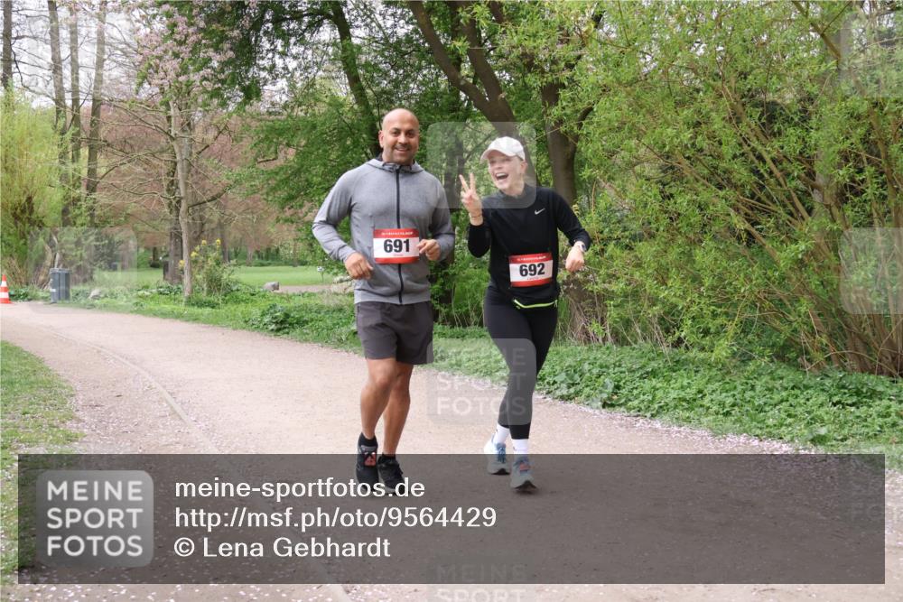 19.04.2026 - Hammer Lauf Lena Gebhardt http://msf.ph/oto/9564429 19.04.2026 10:21:33 Laufen 691, 692 meine-sportfotos.de