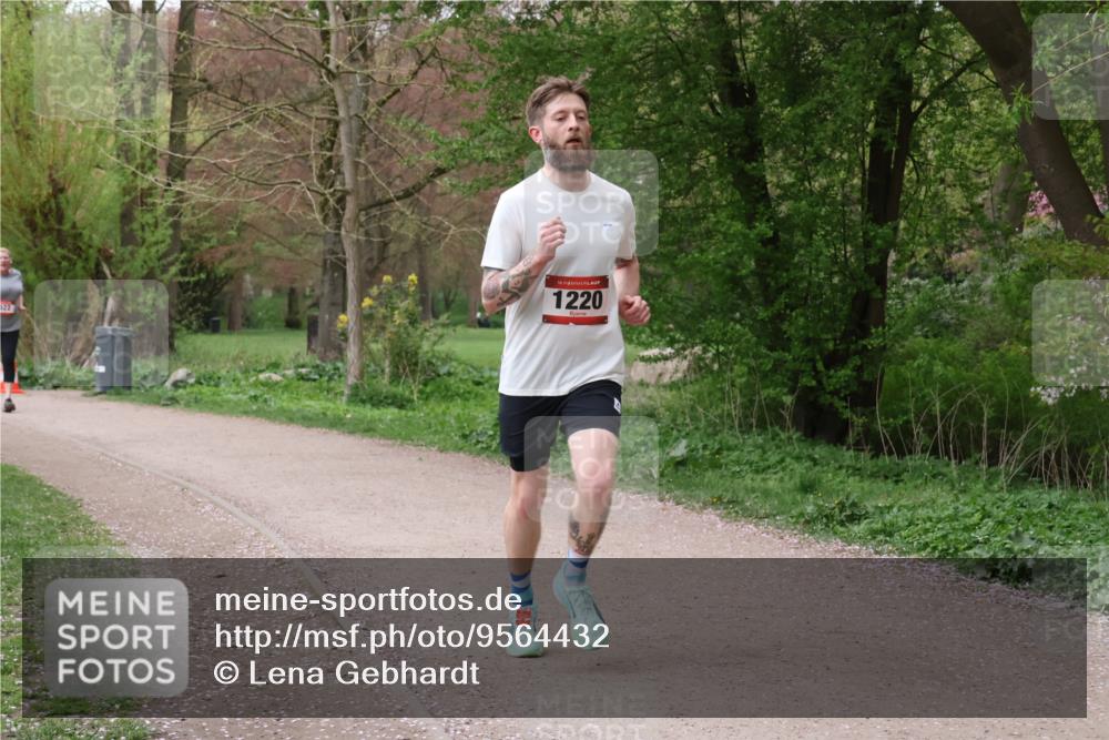 19.04.2026 - Hammer Lauf Lena Gebhardt http://msf.ph/oto/9564432 19.04.2026 10:21:46 Laufen 16, 1220 meine-sportfotos.de