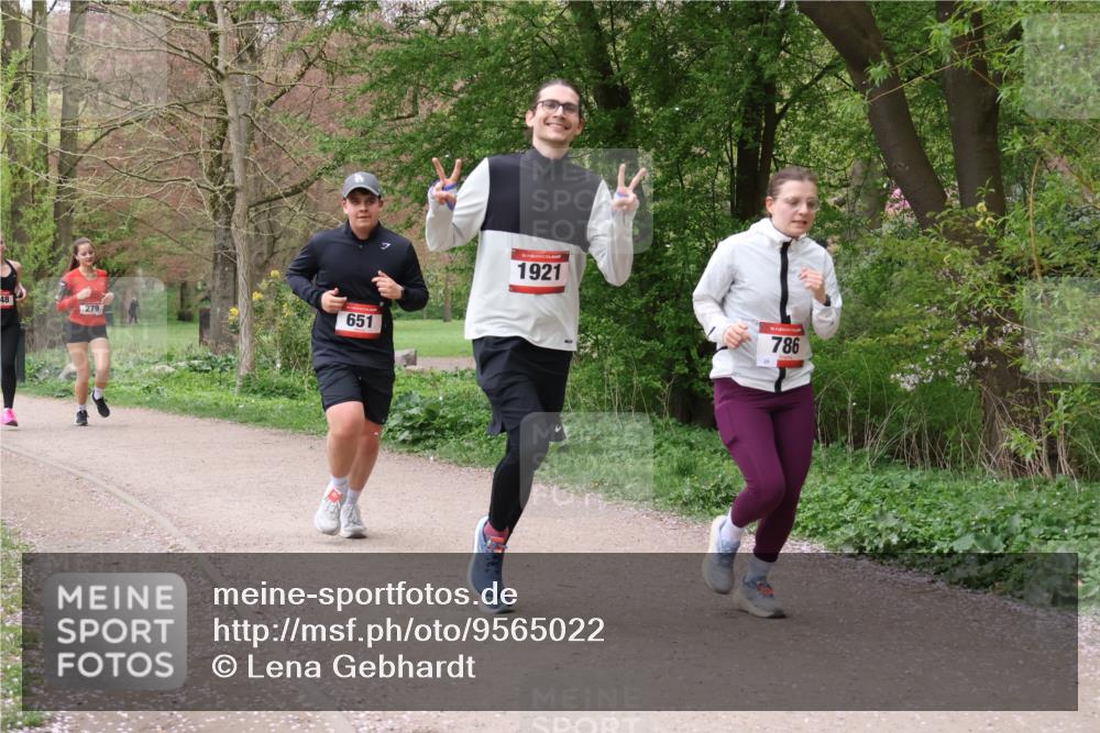 19.04.2026 - Hammer Lauf Lena Gebhardt http://msf.ph/oto/9565022 19.04.2026 10:41:55 Laufen 48, 279, 651, 1921, 786 meine-sportfotos.de