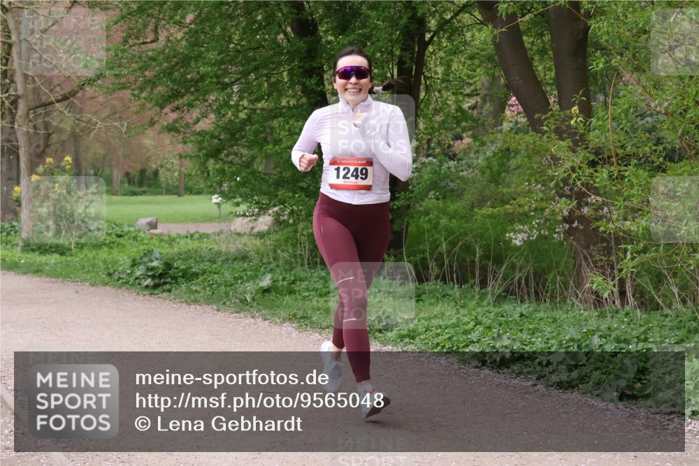 19.04.2026 - Hammer Lauf Lena Gebhardt http://msf.ph/oto/9565048 19.04.2026 10:42:09 Laufen 16, 1249 meine-sportfotos.de